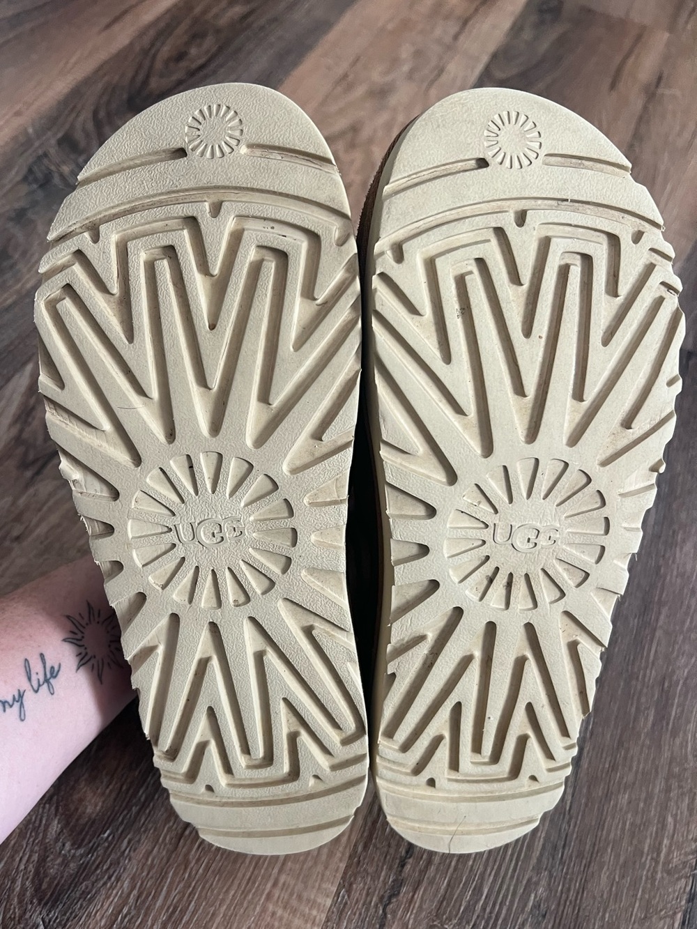Ugg Goldenstar - Picture 7 of 7